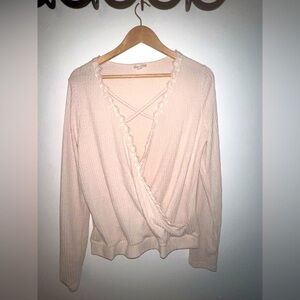 Hem and Thread size L women’s knitted top